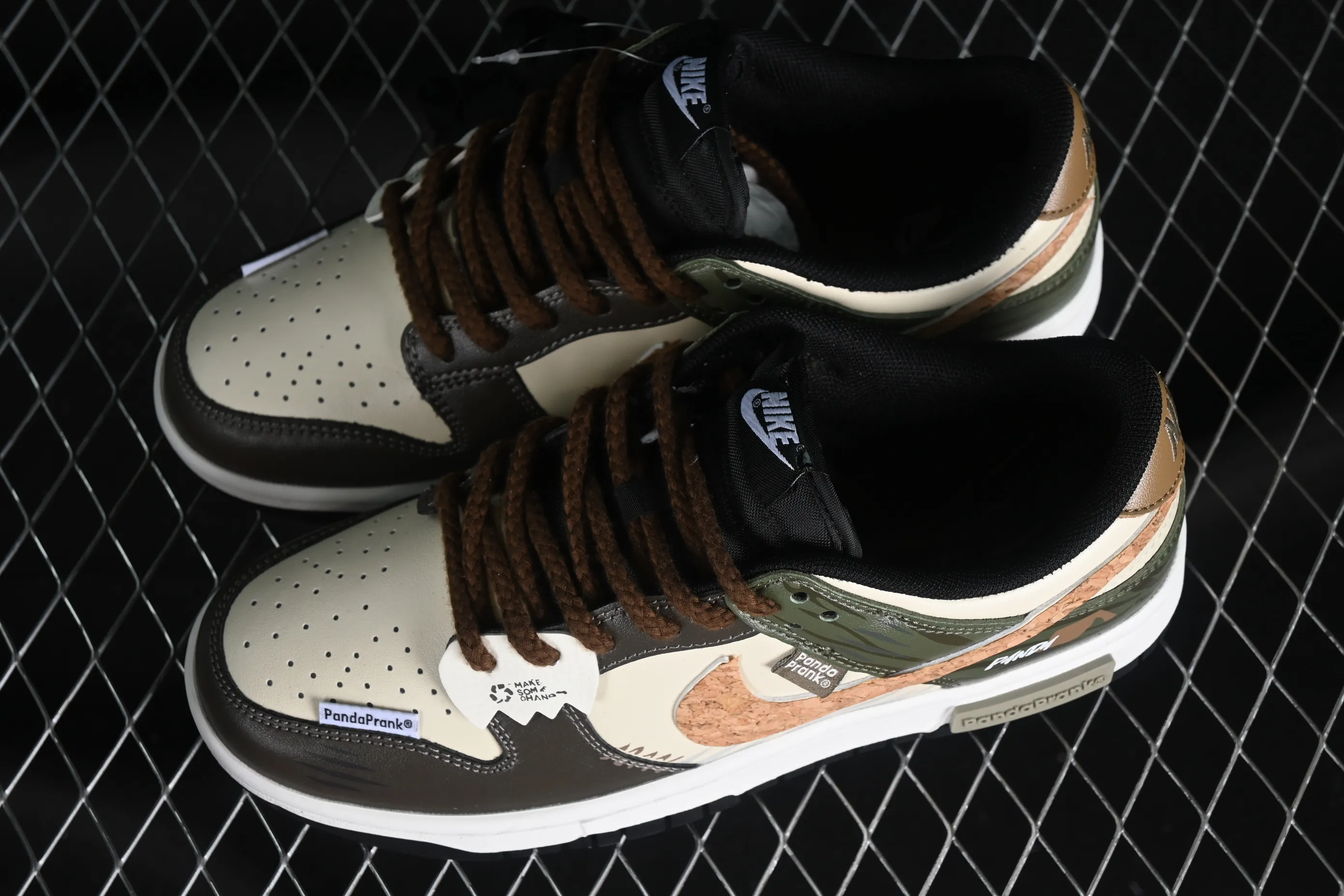 All Categories Nk SB Dunk Series Nk SB Dunk Low Low-top Sneakers Nk Dunk Low Panda Prank Jungle Crossing Forest Crisis SB Low-top Casual Sneakers DV0831-002